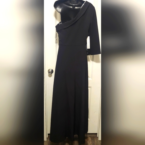 Kay Unger Black Crepe Walk Thru One-Shoulder Jumpsuit Size 10 NWT - Picture 6 of 9